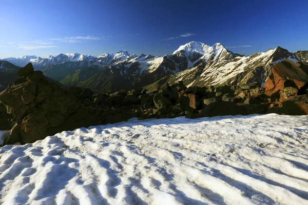 在高加索山脉的高山景观 — 图库照片