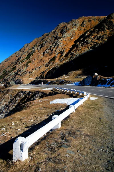 Winding road in Fagaras Mountains, Romania — Stock Photo, Image