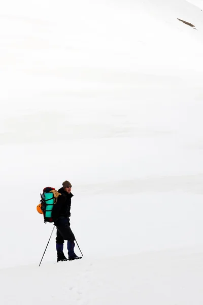 Trekking alpino nelle Fagaras, Transilvania, Romania — Foto Stock