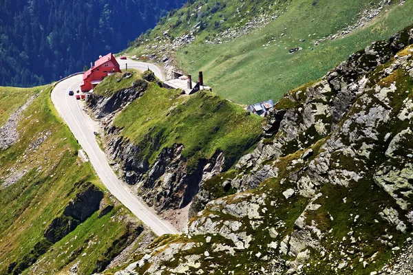 Winding road in Fagaras Mountains, Romania — Stock Photo, Image