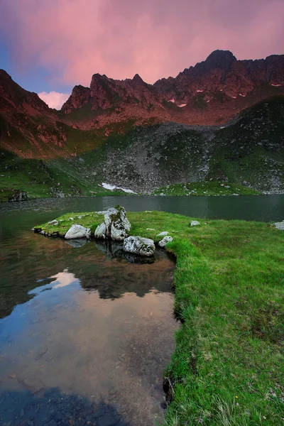 Západ slunce světlo v Evropě fagaras hory, Rumunska, — Stock fotografie