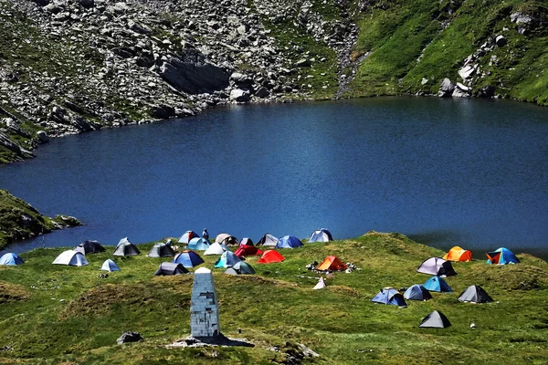 Alpine Camping lugar — Fotografia de Stock