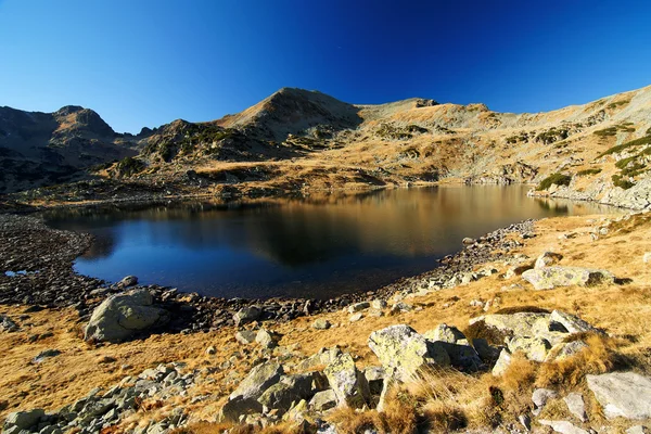 Осенний пейзаж в горах Ретезат, Румыния — стоковое фото