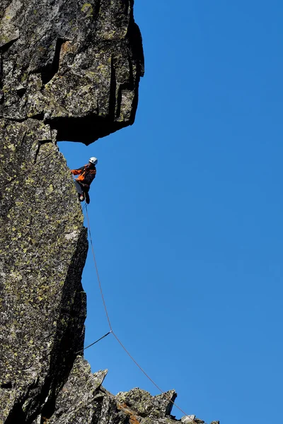 Klimmen bergbeklimmer — Stockfoto