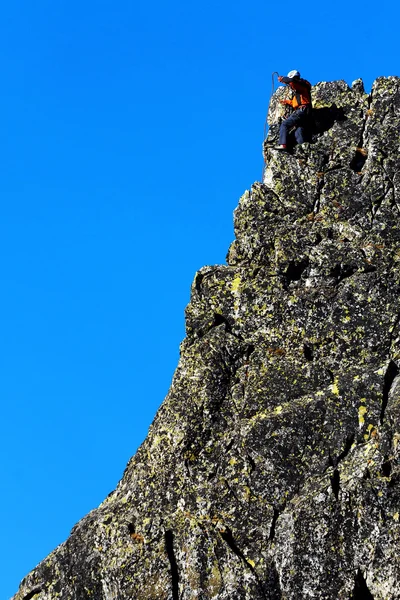 Tırmanma alpinist — Stok fotoğraf