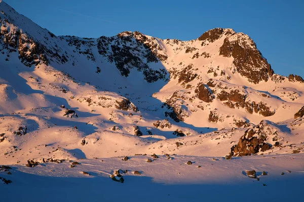 Winterlandschap in nationaal park retezat, Roemenië — Stockfoto