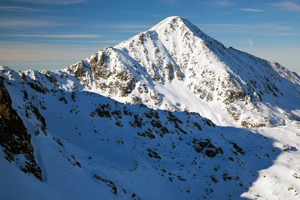 Vinterlandskap i nationalparken retezat, Rumänien — Stockfoto