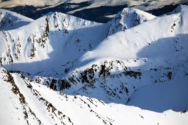 Winterlandschaft im Nationalpark retezat, Rumänien — Stockfoto