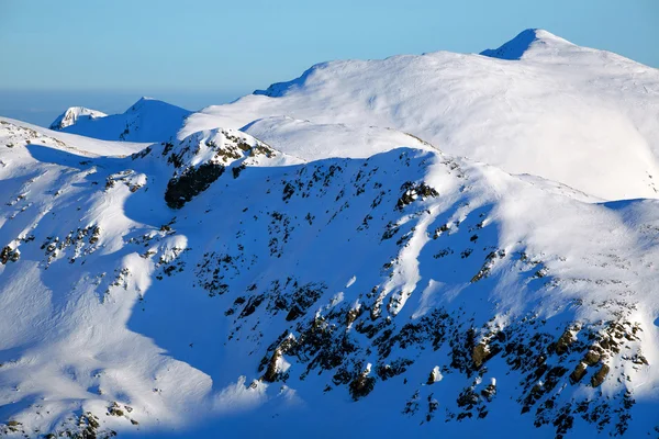 Vinterlandskap i nationalparken retezat, Rumänien — Stockfoto