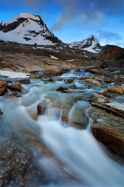 Гірський краєвид в Gran Paradiso Національний парк, Італія — стокове фото