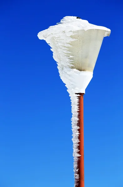 Lampadaire congelé — Photo