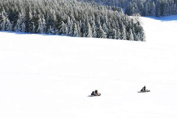 Schneemobil im Freien — Stockfoto