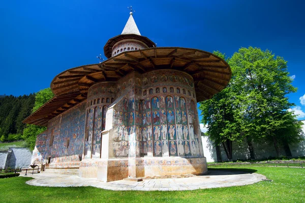 Voronet Monasterio pintado de pared, Patrimonio de la Unesco, Moldavia, Rumania —  Fotos de Stock