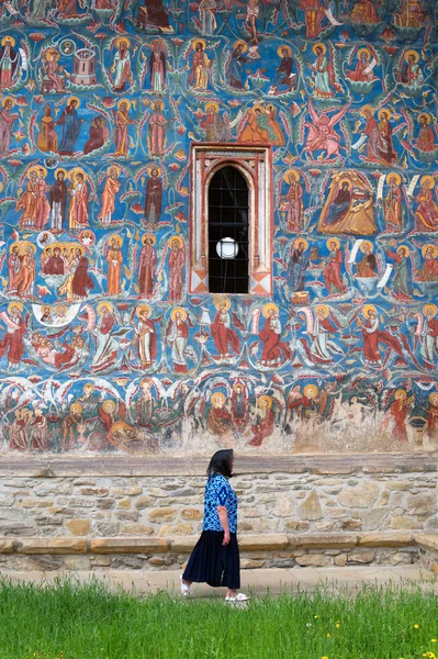 Mosteiro Voronet pintado parede, Património da Unesco, Moldávia, Roménia — Fotografia de Stock