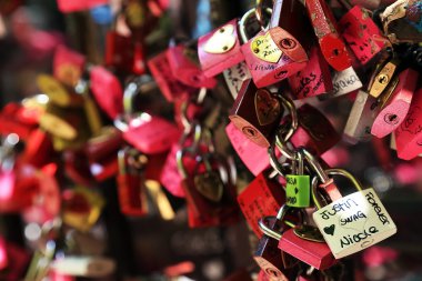 Verona, juliet bahçesinde aşk sembolleri