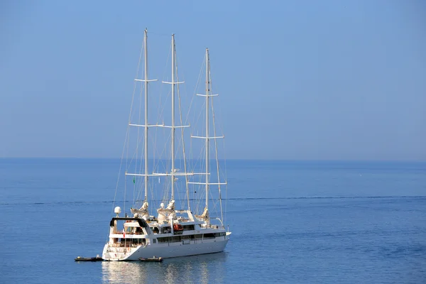 Vitorlás hajók a Földközi-tenger — Stock Fotó