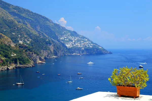 Positano over de amalfi kust, Italië, Europa — Stockfoto