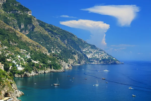 Positano en la costa de Amalfi, Italia, Europa —  Fotos de Stock