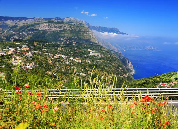 Route sur la côte amalfitaine, Italie, Europe — Photo