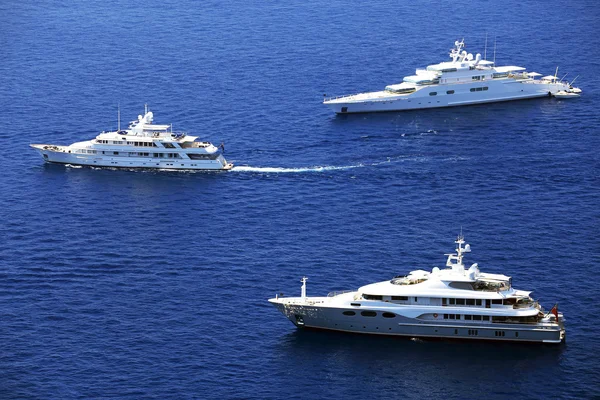 Yachting sur la mer Méditerranée — Photo