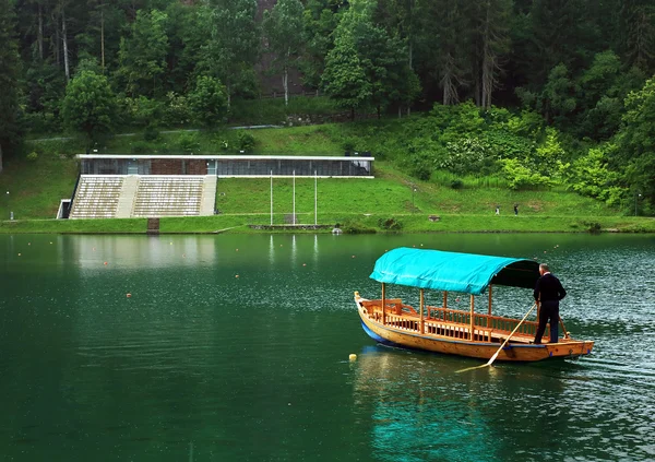 Barco no Lago Bled, Eslovénia, Europa — Fotografia de Stock