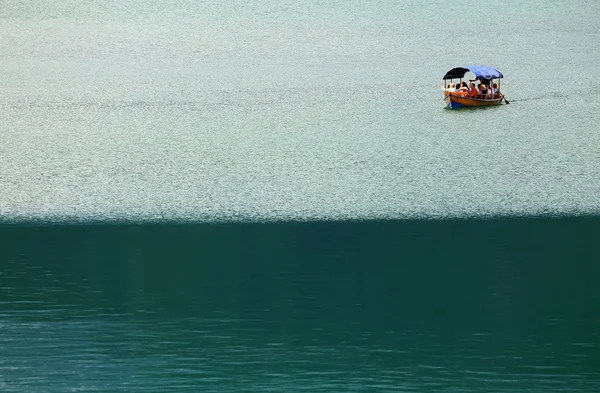 Barco en el lago Bled, Eslovenia, Europa — Foto de Stock