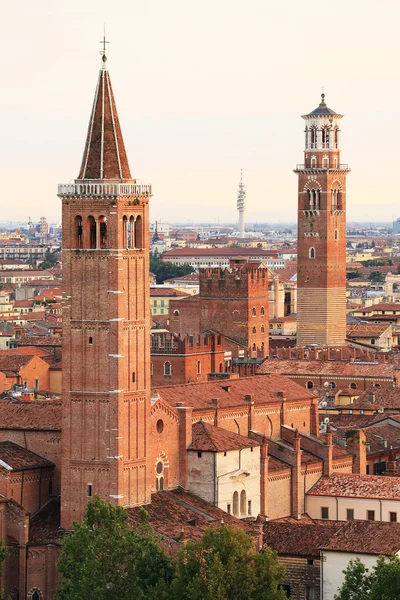Luz del atardecer sobre Verona, Italia, Europa — Foto de Stock