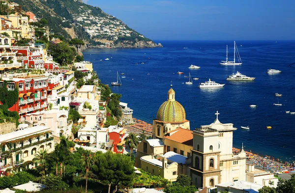 Positano en la costa de Amalfi, Italia, Europa — Foto de Stock