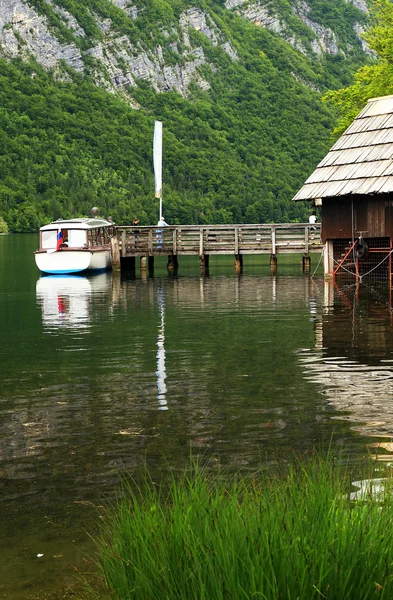Βάρκα στη λίμνη bled, της Σλοβενίας, Ευρώπη — Φωτογραφία Αρχείου
