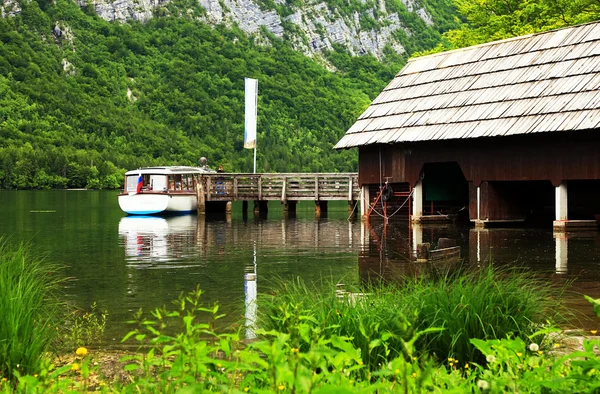 Łódka nad jeziorem bled, Słowenia, Europa — Zdjęcie stockowe