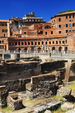 Roma harabeleri, İtalya