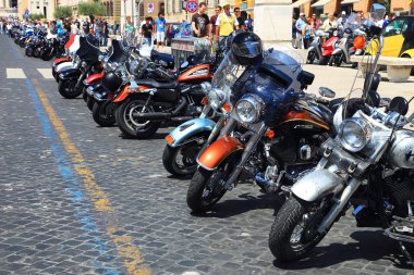 Motorcycle parking in Rome
