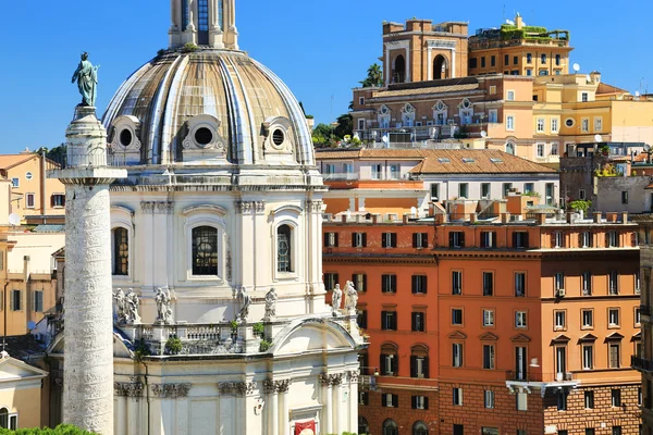 Trajan sütunu ve santa maria di loreto Kilisesi, Roma — Stok fotoğraf