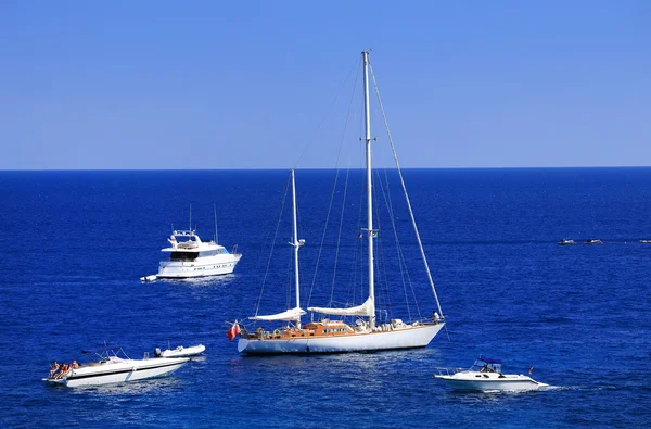 Navi a vela sul Mar Mediterraneo, Europa — Foto Stock