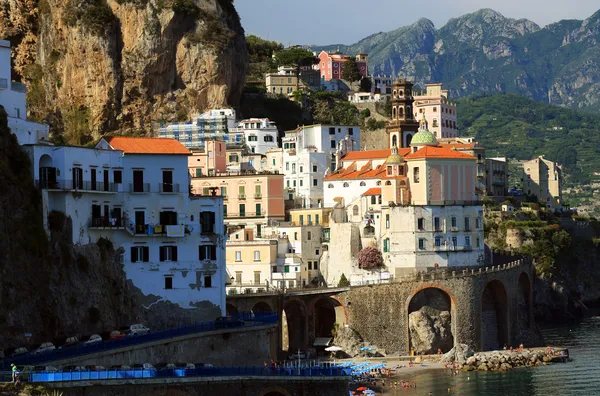 Atrani Village en la costa de Amalfi, Italia, Europa — Foto de Stock