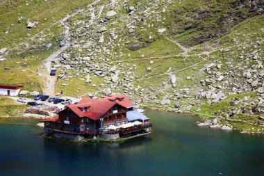 Romanya 'nın Fagaras Dağlarındaki Balea Gölü