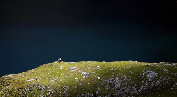 Lac Balea dans les montagnes de Fagaras, Roumanie — Photo