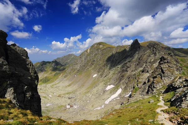 Dolina lodowca w Alpach Transylwanii, Rumunia — Zdjęcie stockowe