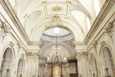 Katolik katedral iç
