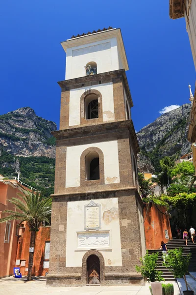 Katedralen Santa maria assunta i positano, Amalfikusten, Italien — Stockfoto