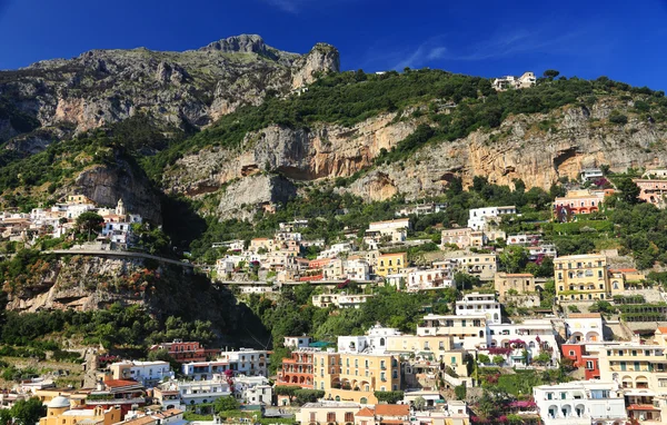 Positano resort aan de kust van amalfi, Italië — Stockfoto