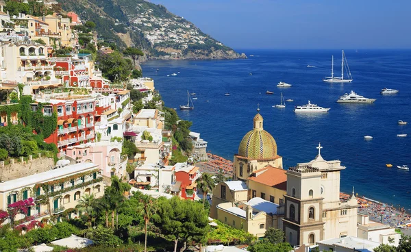 Positano kurorcie na wybrzeżu amalfi, Włochy — Zdjęcie stockowe