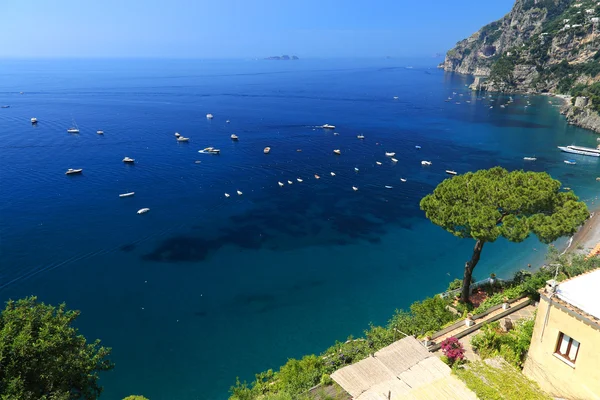 Positano resort aan de kust van amalfi — Stockfoto