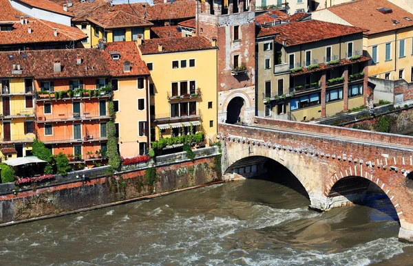 Rio Adige em Verona, Italia, Europa — Fotografia de Stock