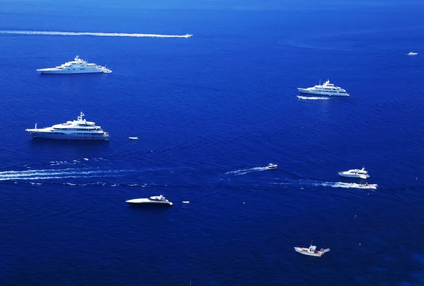 Yachting sur la mer Méditerranée — Photo