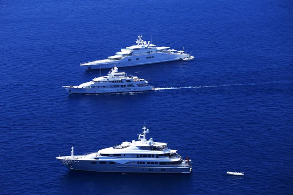 Yachting sur la mer Méditerranée — Photo