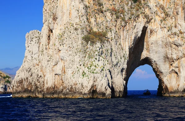 Faraglioni kliffen, capri — Stockfoto