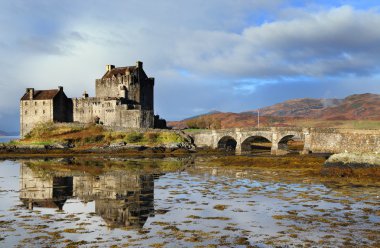 alacakaranlıkta Eilean donan Kalesi