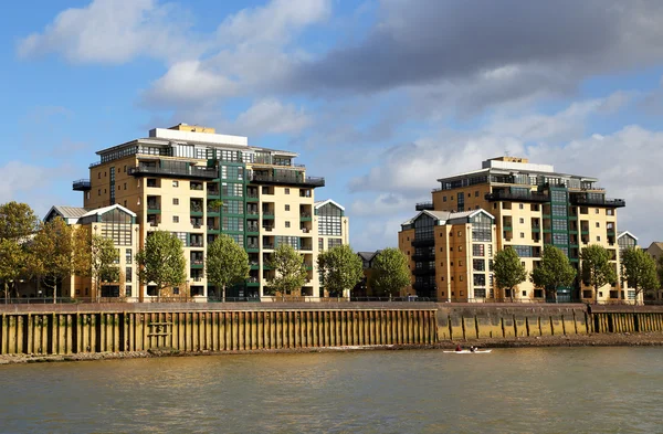 Thames und london city — Stockfoto