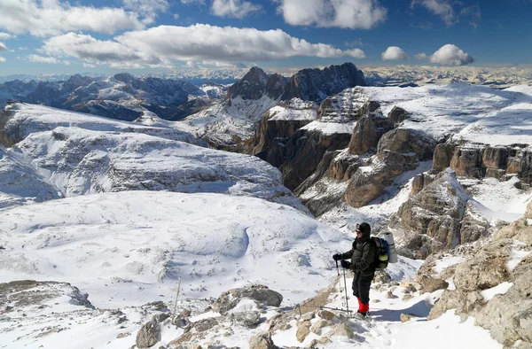 Trekking alpino de inverno — Fotografia de Stock